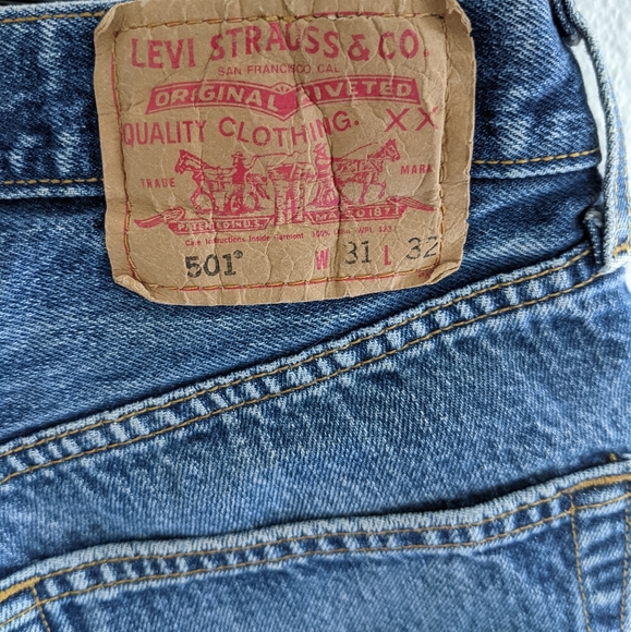 Vintage Levi's 501 Distressed Shorts Size 31W - Picture 5 of 6